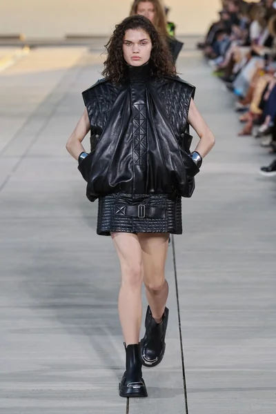 Look 35